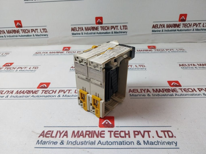 Omron Cqm1-oc222 Output Module 250V Ac