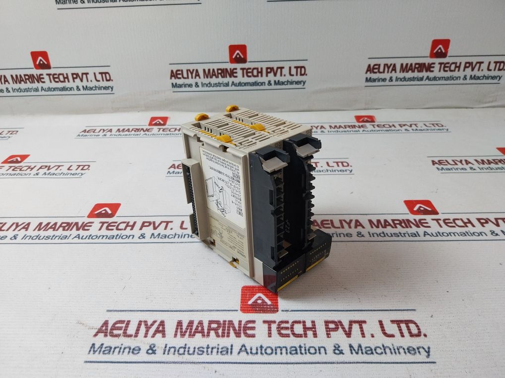 Omron Cqm1-oc222 Output Module 250V Ac