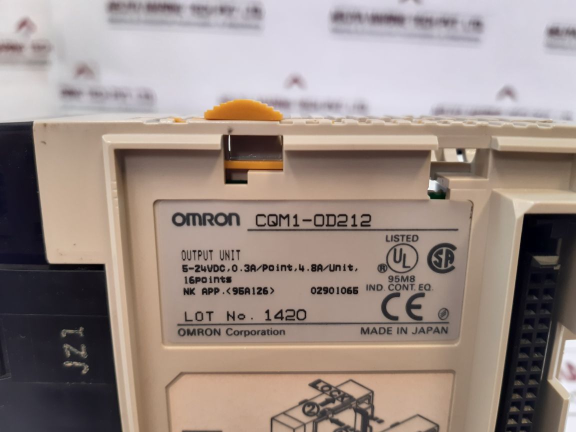 Omron Cqm1-od212 Output Unit
