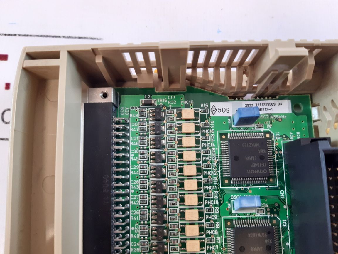 Omron Cqm1-od213 Output Unit