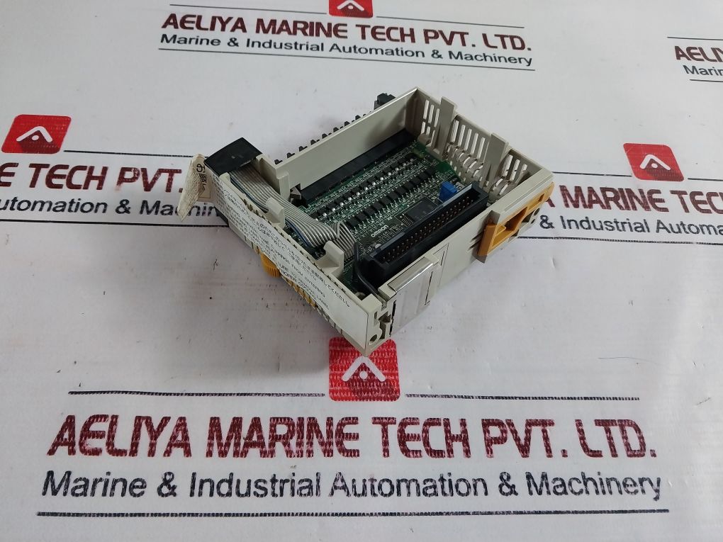 Omron Cqm1-od214 Output Unit Dc5V 50Ma Dc24V 03A