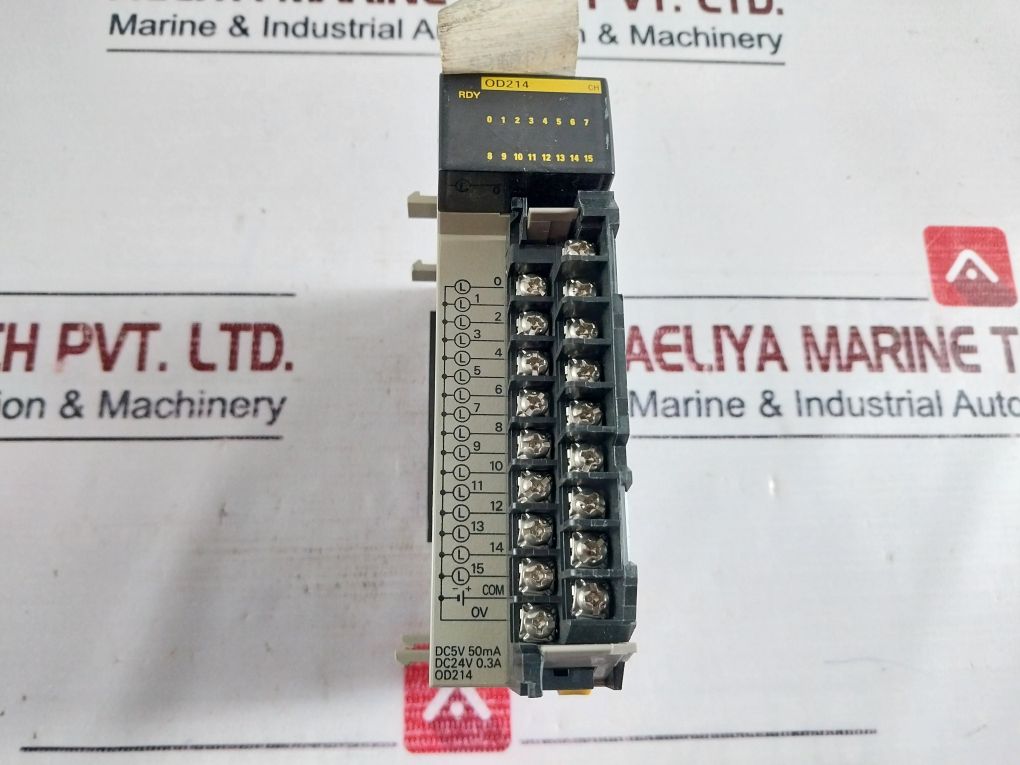Omron Cqm1-od214 Output Unit Dc5V 50Ma Dc24V 03A