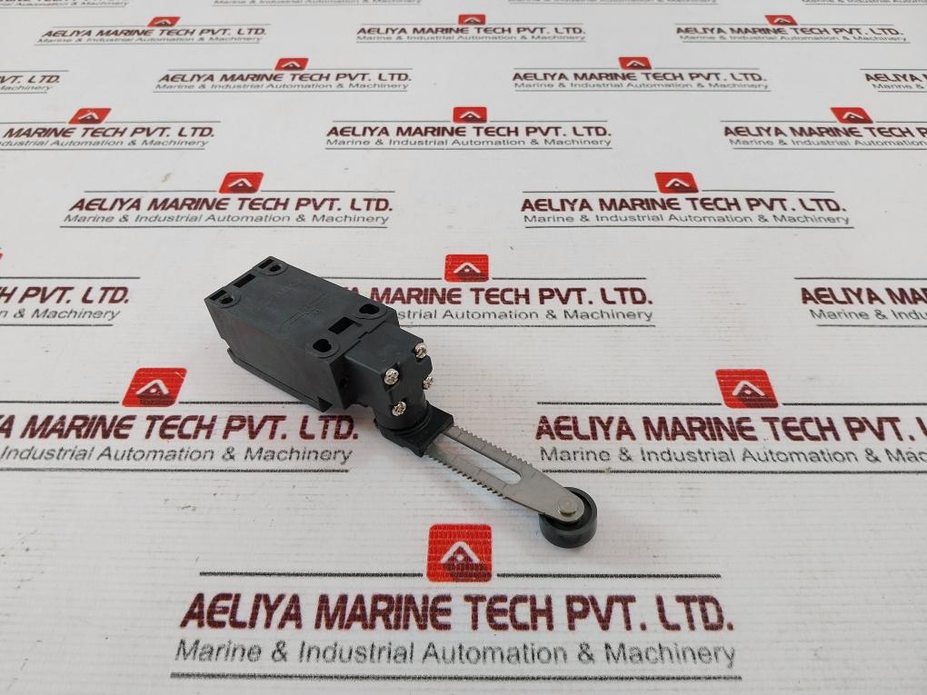 Omron D4N-112G Limit Switch