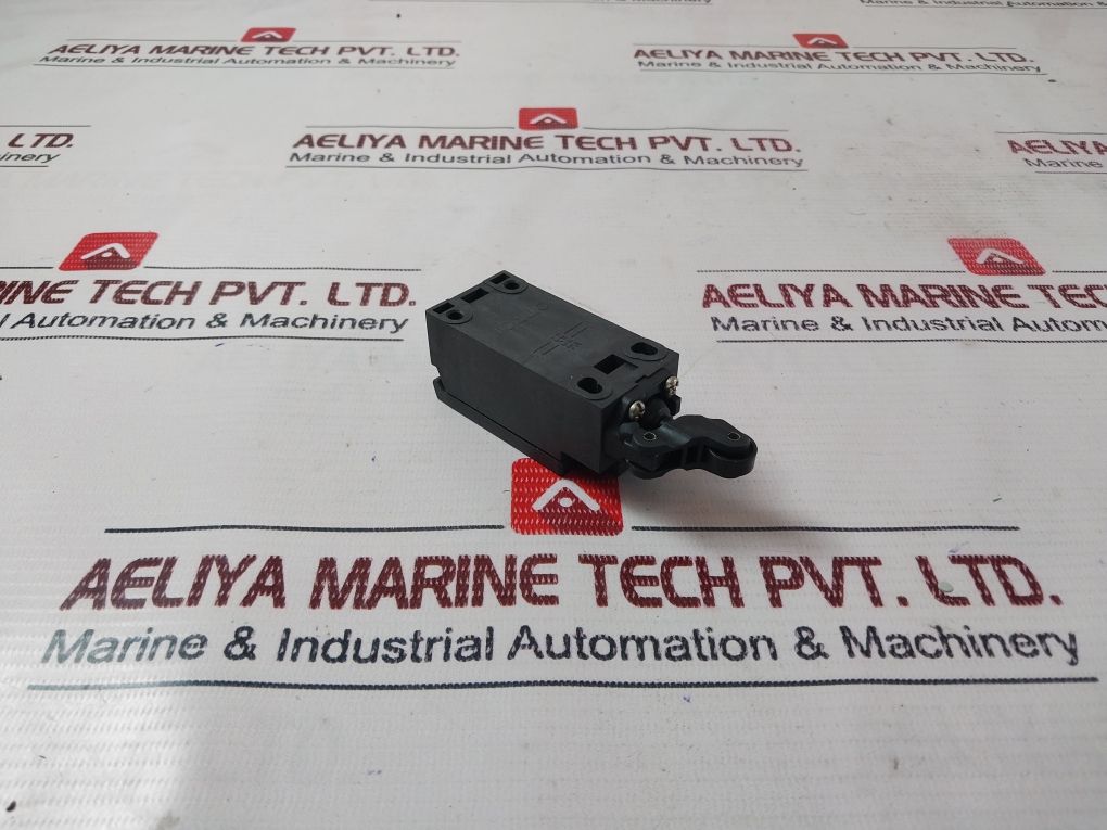 Omron D4N-4A62 Limit Switch 3A 240V Ac