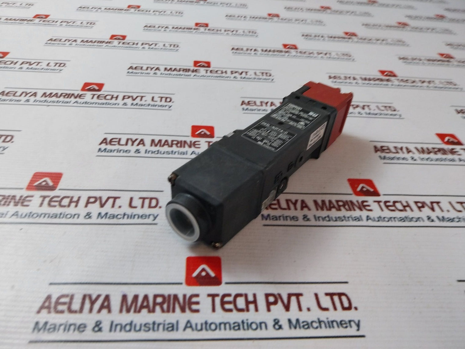 Omron D4Sl-n2Ffa-d Guard Lock Safety-door Switch