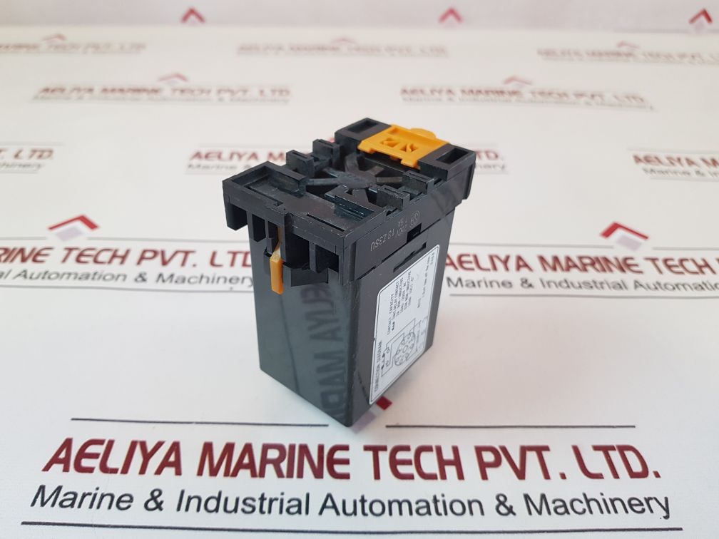 Omron Dts Solid State Timer 0-10 Seconds With Base