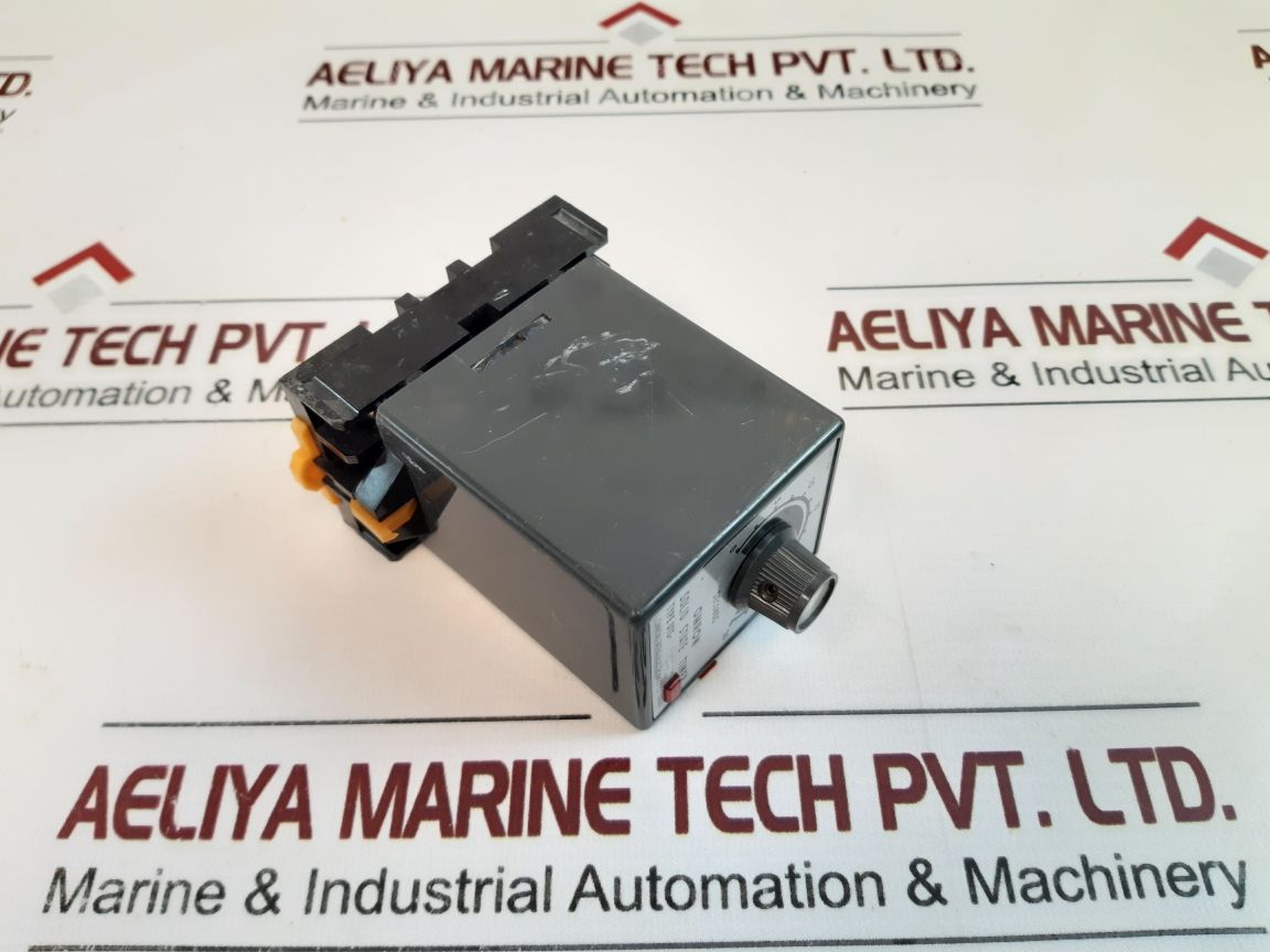 Omron Dts Solid State Timer With Base 0-30 Seconds 24Vdc