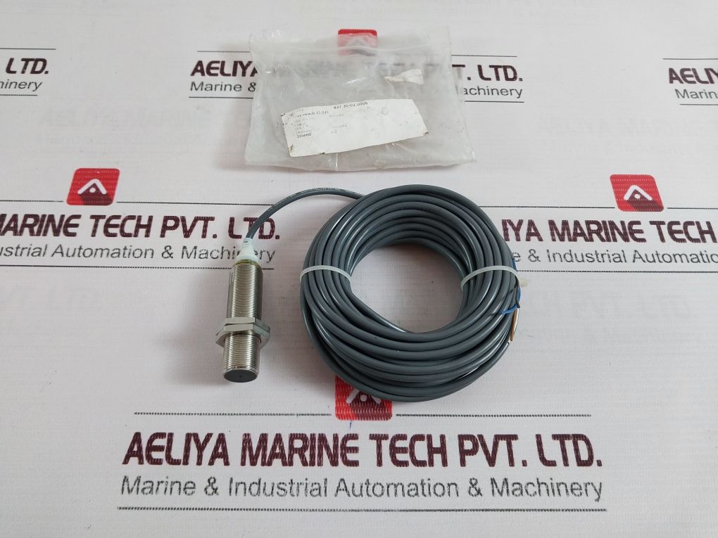 Omron E2A-m18Ls08-wp-b3