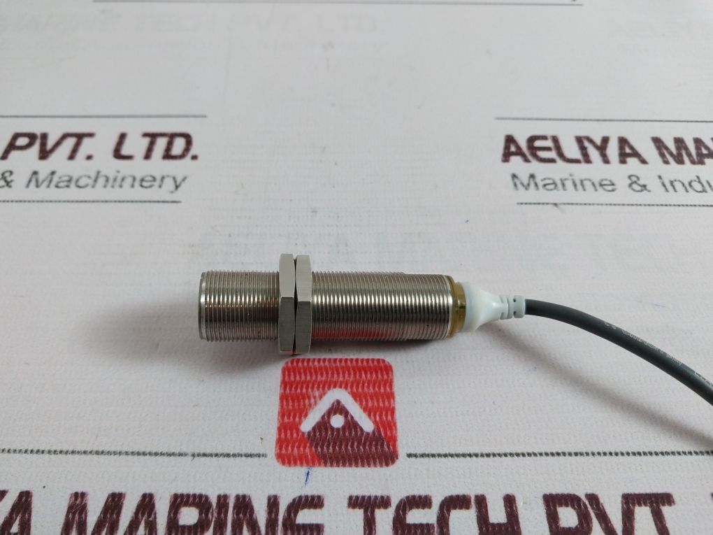 Omron E2A-m18Ls08-wp-b3 Proximity Switch 12-24V