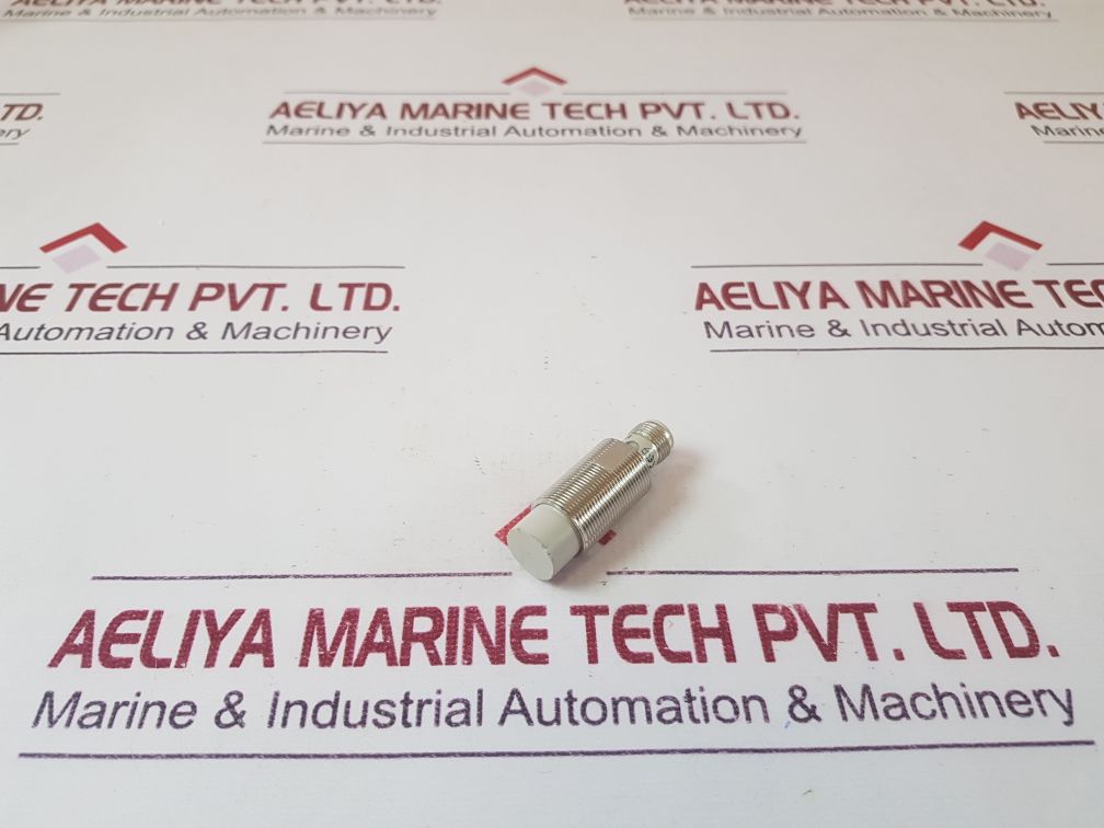 Omron E2E-x14Md1-m1 Sensor
