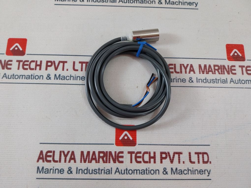 Omron E2E-x5E2 Proximity Sensor 12 To 24Vdc