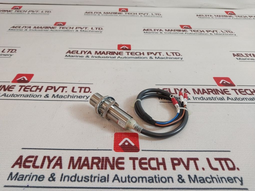 Omron E2E2-x5C1 Proximity Sensor