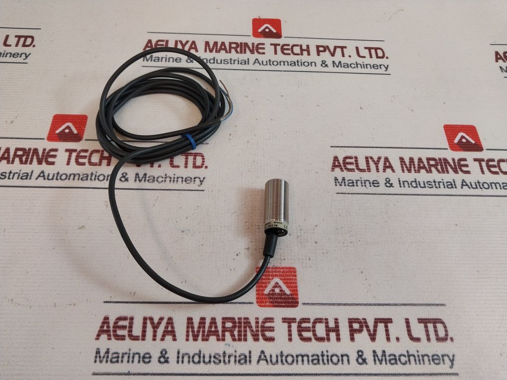 Omron E2El-x5E2 2M Proximity Switch