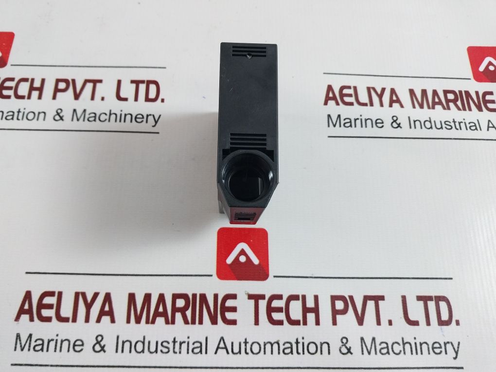 Omron E3Jm-ds70M4-g Photoelectric Switch Sensor