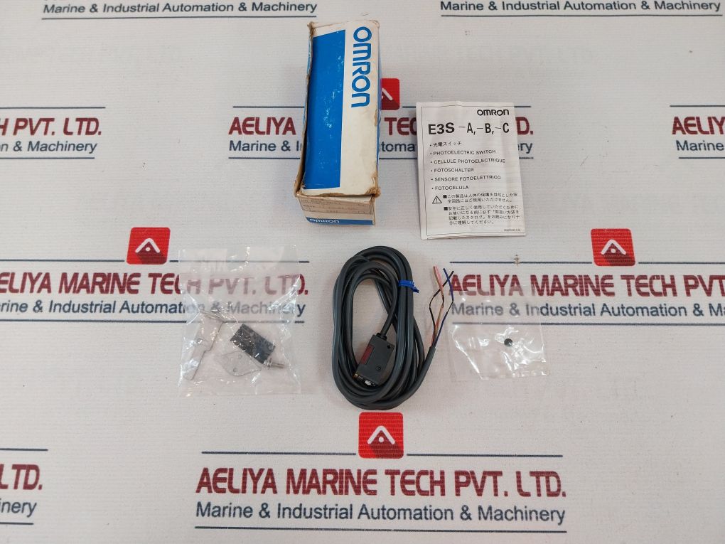 Omron E3S-bd61 Photoelectric Switch 12 To 24 Vdc