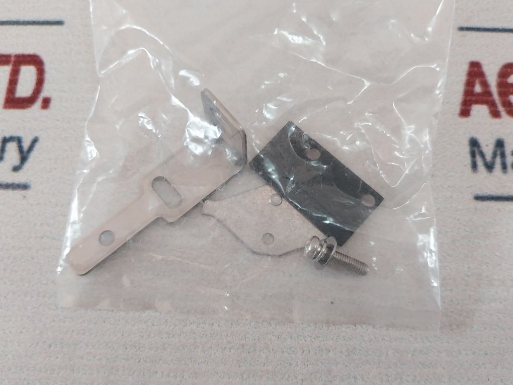 Omron E3S-bd61 Photoelectric Switch 12 To 24 Vdc