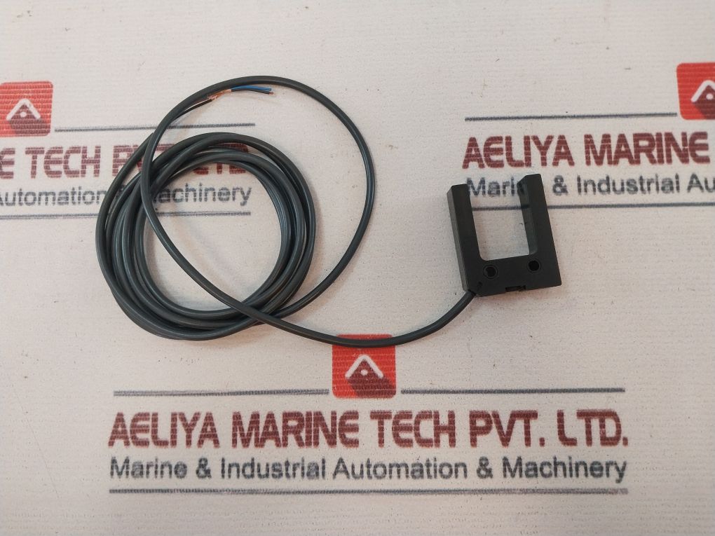 Omron E3Z-g81 Photoelectric Sensor
