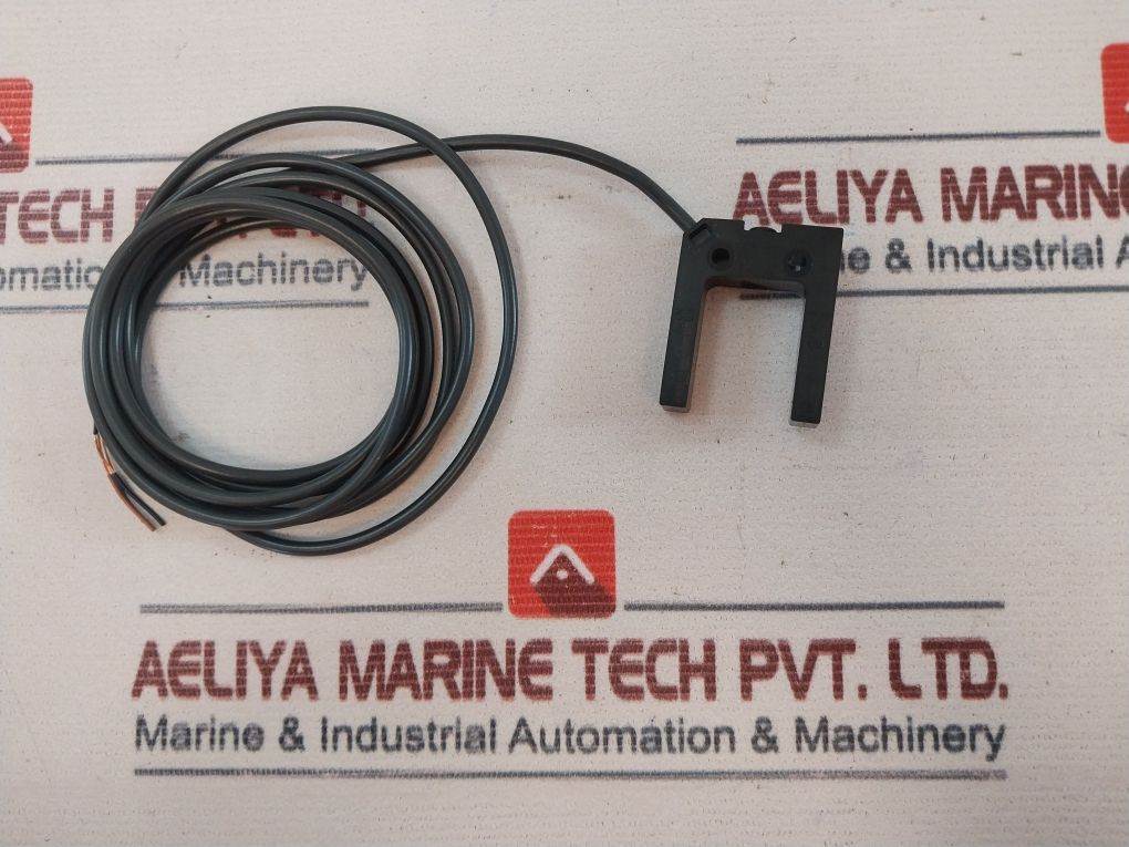 Omron E3Z-g81 Photoelectric Sensor