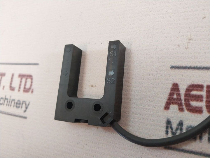 Omron E3Z-g81 Photoelectric Sensor