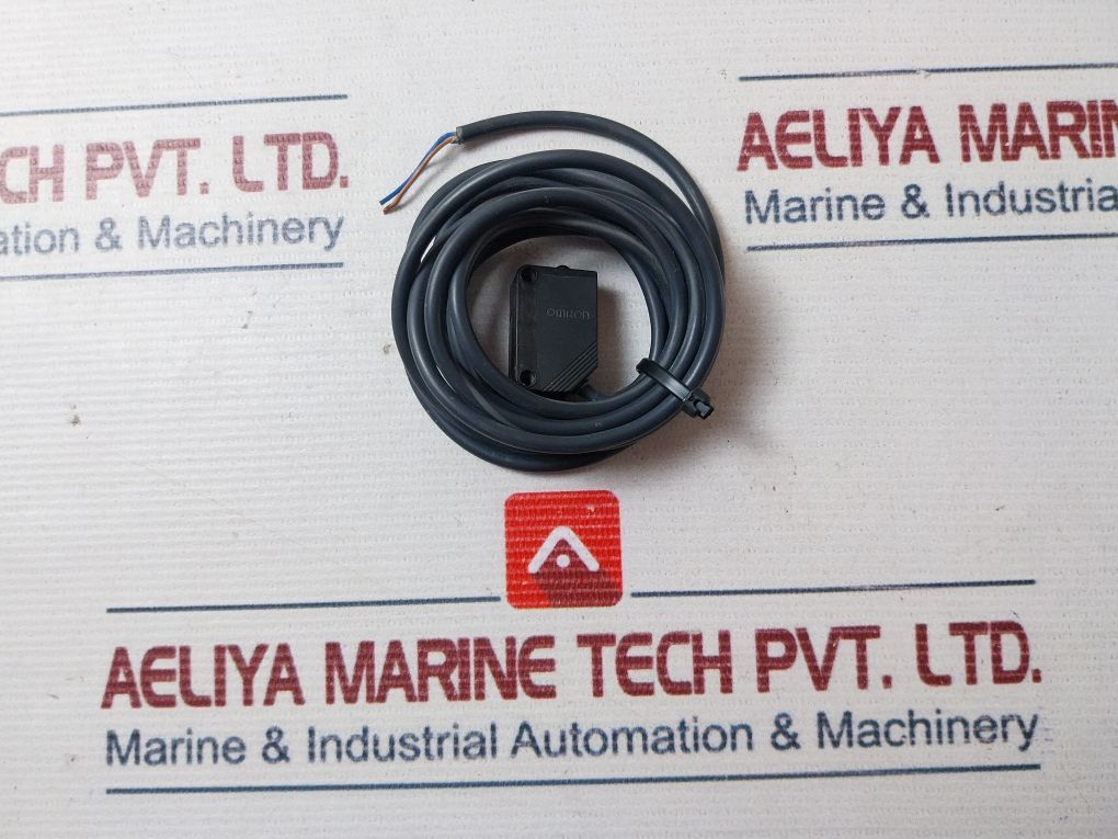 Omron E3Z-t81-l Photoelectric Sensor