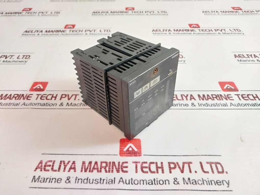 Omron E5Ak-aa2Fb Digital Temperature Controller