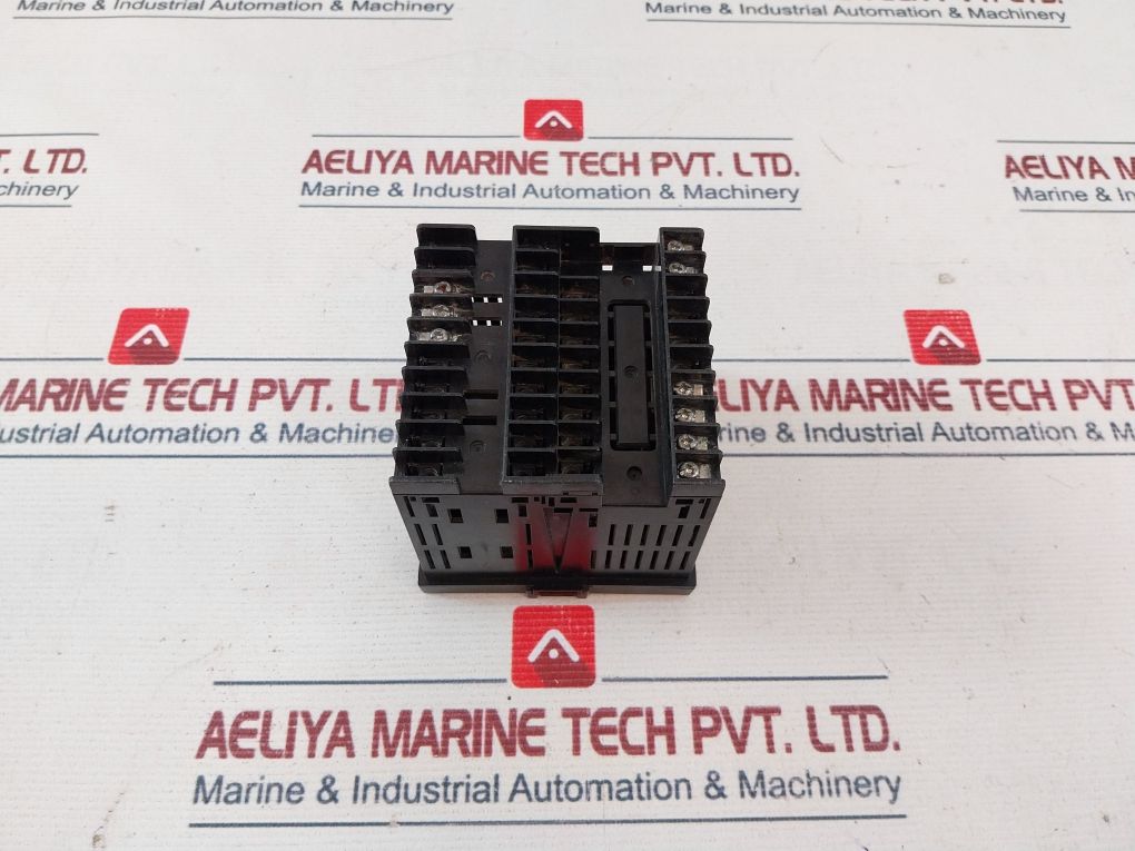 Omron E5An-r1T Temperature Controller 50/60Hz 10Va