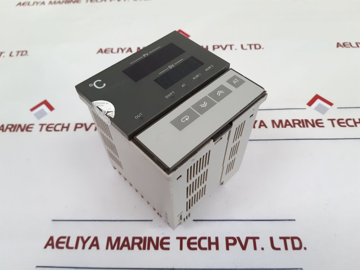 Omron E5Ax-a Temperature Controller 100 To 240 Vac