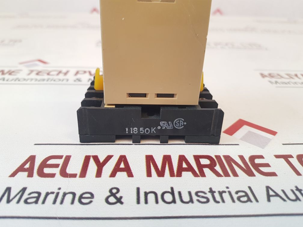 Omron E5C2-r20G Temperature Controller 0-100°C ,200/220 Vac