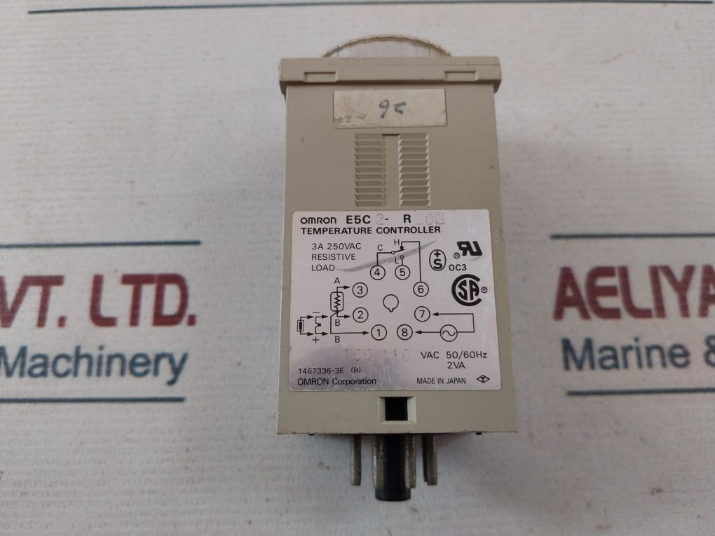 Omron E5C2-r20G Temperature Controller