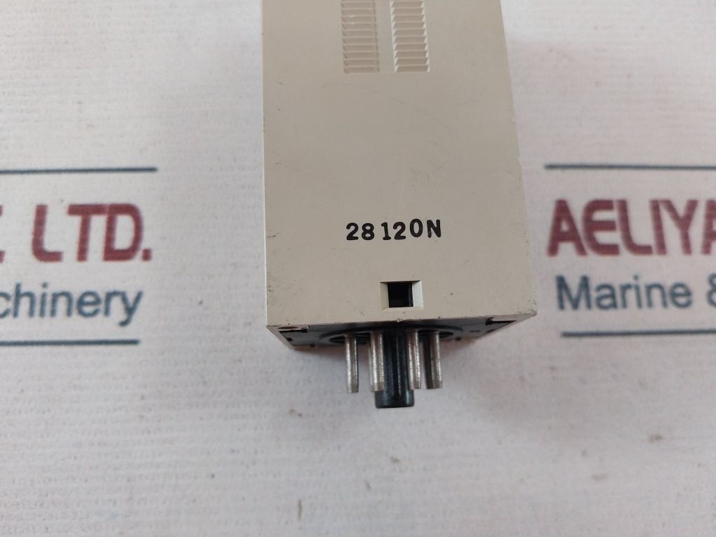 Omron E5C2-r20G Temperature Controller