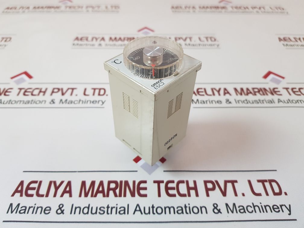 Omron E5C2-r20G Temperature Controller 100 To 200 °C
