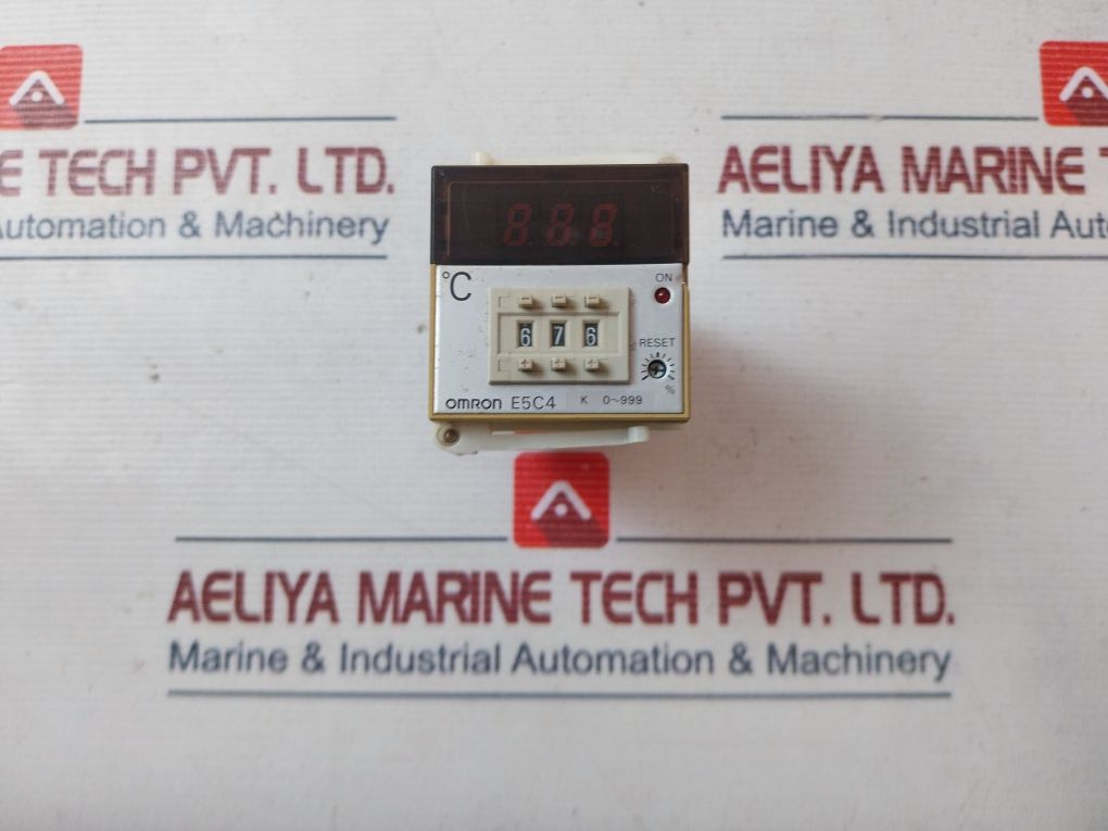 Omron E5C4-r20K Temperature Controller