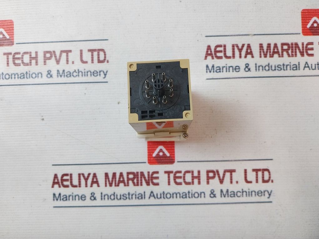 Omron E5C4-r20K Temperature Controller