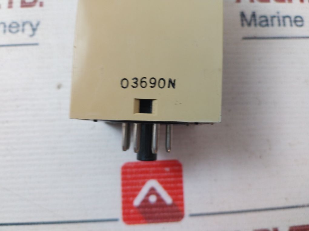 Omron E5C4-r20K Temperature Controller