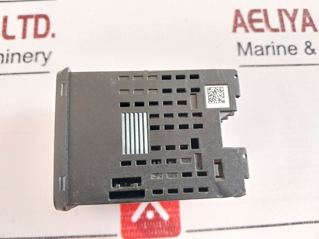 Omron E5Cc-qx2Asm-800 Digital Temperature Controller