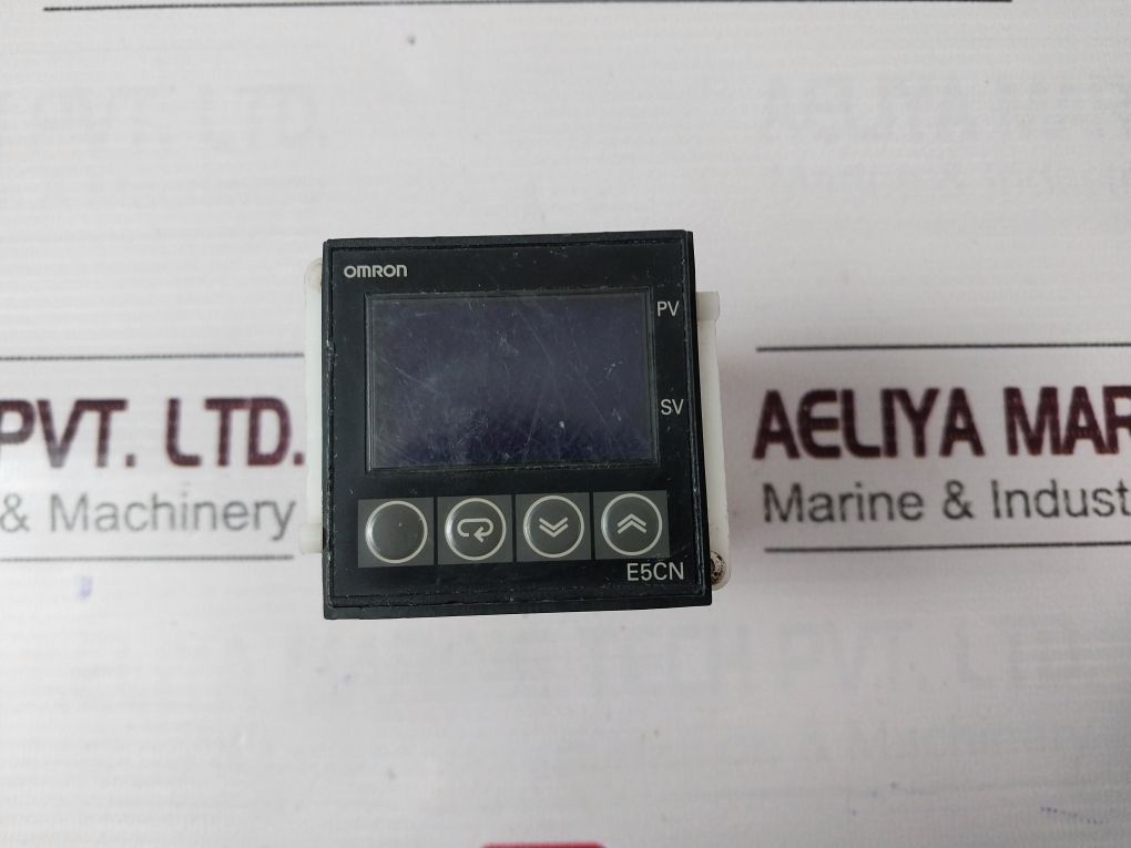 Omron E5Cn-q2Mt-500 Digital Temperature Controller
