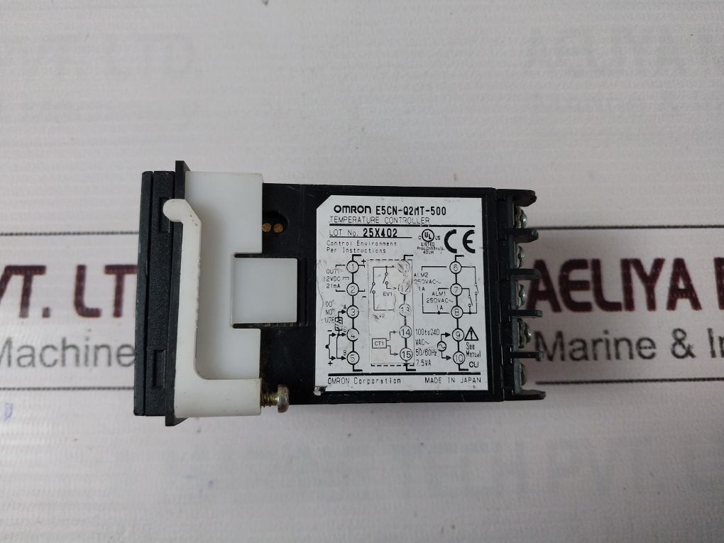 Omron E5Cn-q2Mt-500 Digital Temperature Controller