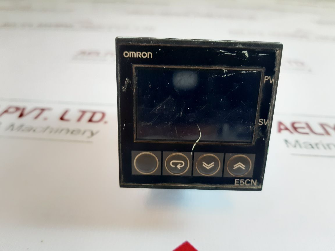 Omron E5Cn-r2T Temperature Controller
