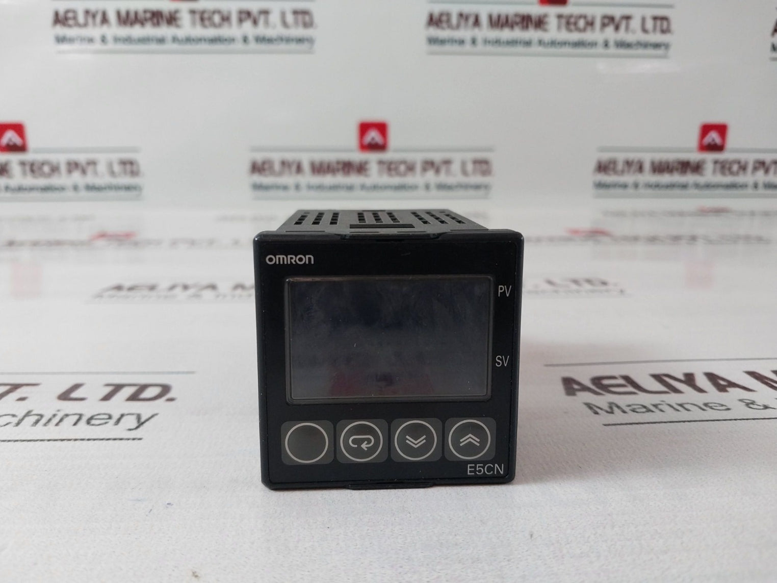 Omron E5Cn-r2Tu Temperature Controller 50/60Hz 6Va