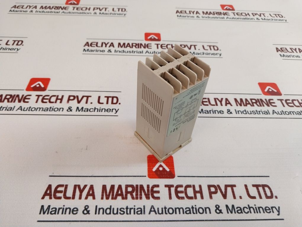 Omron E5Cs-r1Px-521 Temperature Controller 100 To 240Vac