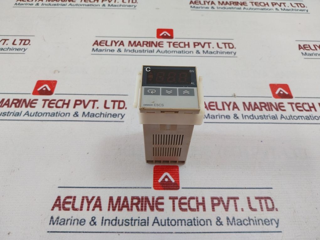 Omron E5Cs-r1Px-521 Temperature Controller 3A 250Vac