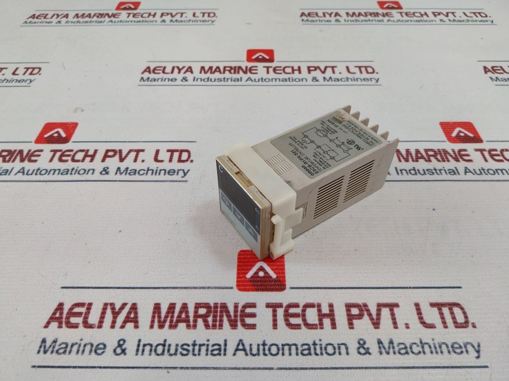 Omron E5Cs-r1Px-521 Temperature Controller 3A 250Vac