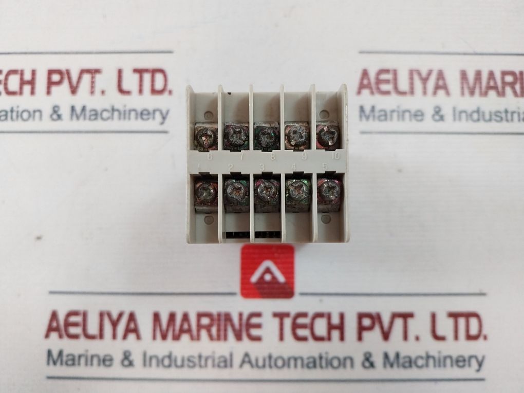 Omron E5Cs-r1Px-521 Temperature Controller 3A 250Vac