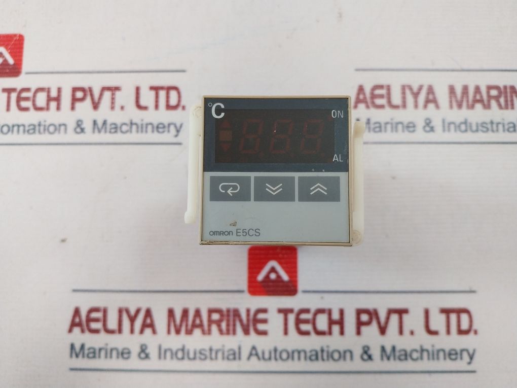 Omron E5Cs-r1Px-521 Temperature Controller 3A 250Vac