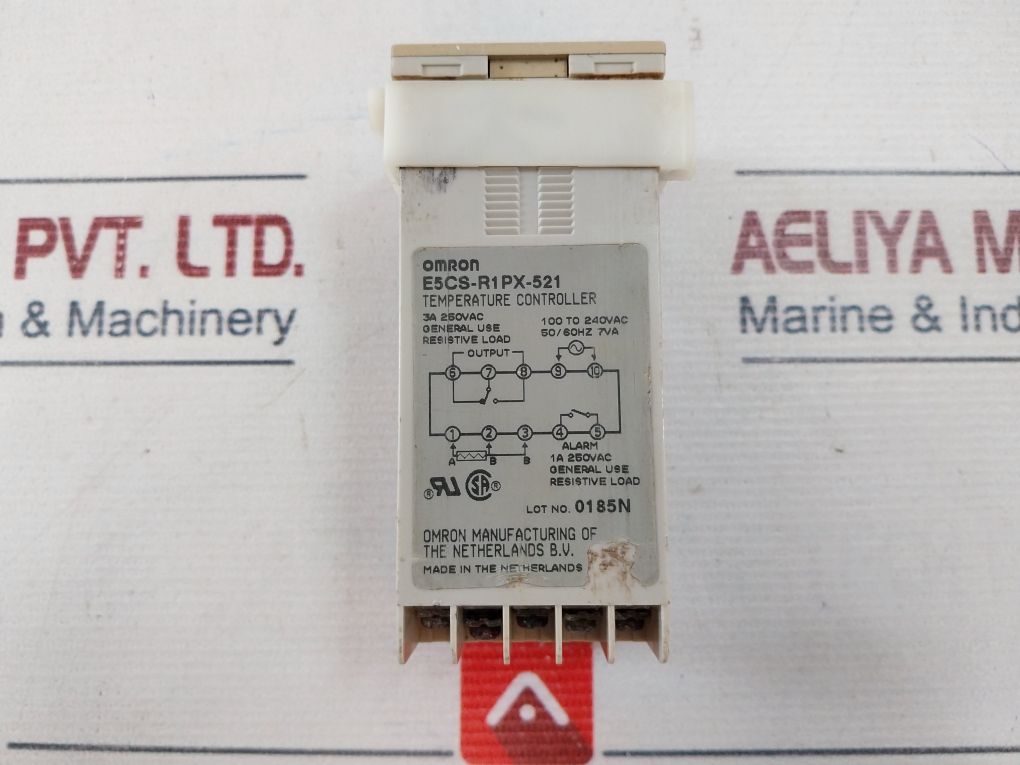Omron E5Cs-r1Px-521 Temperature Controller 3A 250Vac