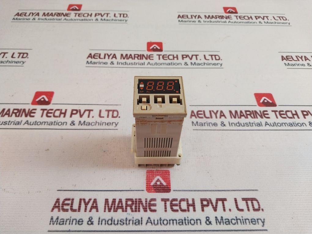 Omron E5Cs-r1Px Temperature Controller