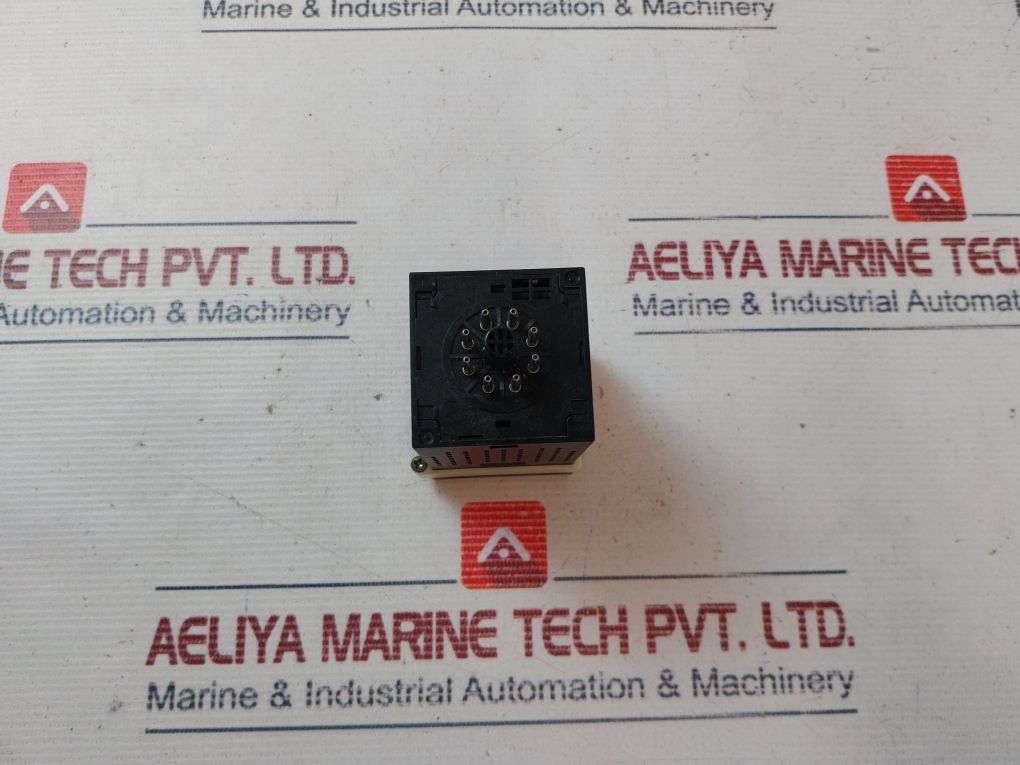 Omron E5Cs-rtu Temperature Controller 100 To 240Vac