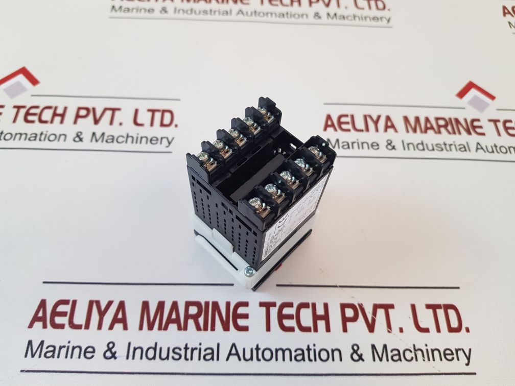 Omron E5Csv-r1T-500 Temperature Controller
