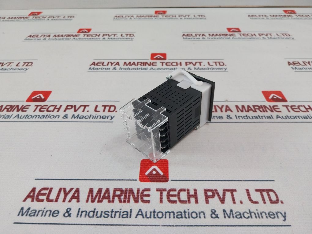 Omron E5Csv-r1T-500 Temperature Controller 100-240Vac