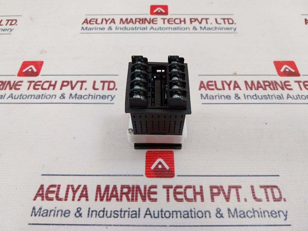 Omron E5Csv-r1T-f Temperature Controller 50/60Hz